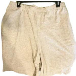 NWT Laura Scott shorts with elastic waist band size extra-large with pockets